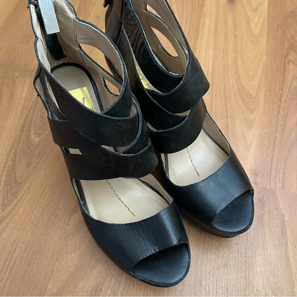 Dolce Vita Wedges - Picture 2 of 3